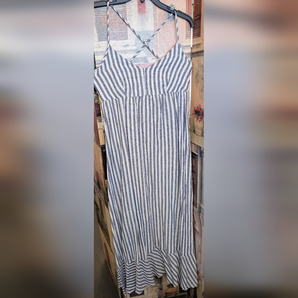 Chic Striped Maxi Dress in Gray and White